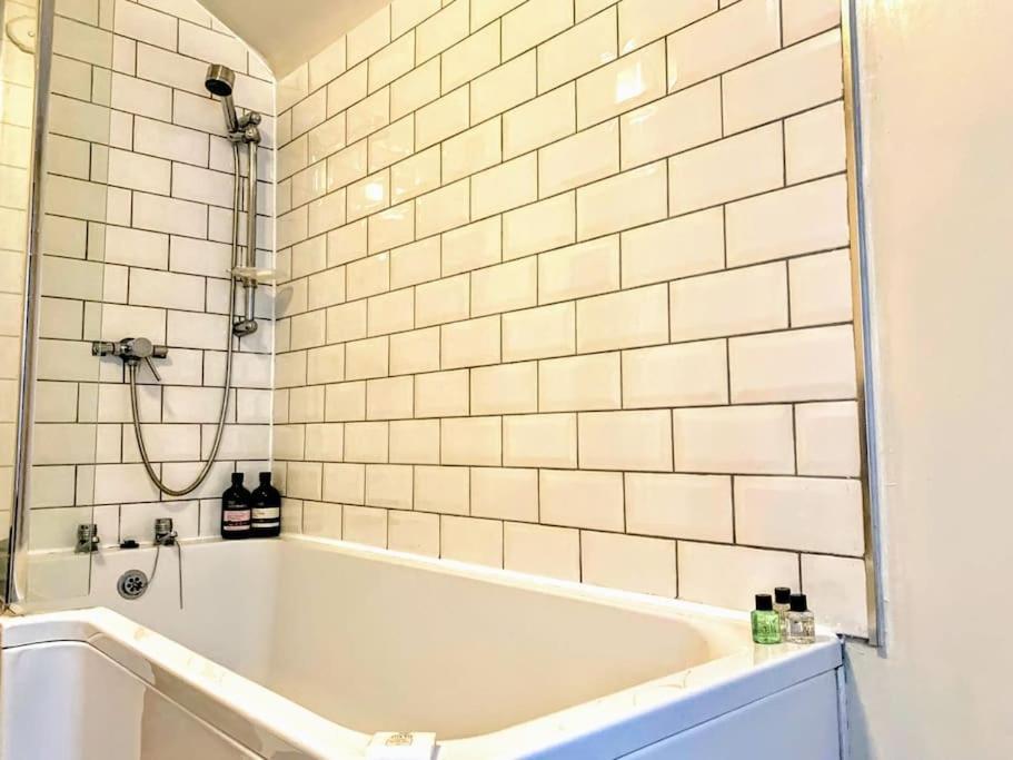 Cute Cottage 5 Min Walk From Cafes Station And Sea Hastings Exteriör bild